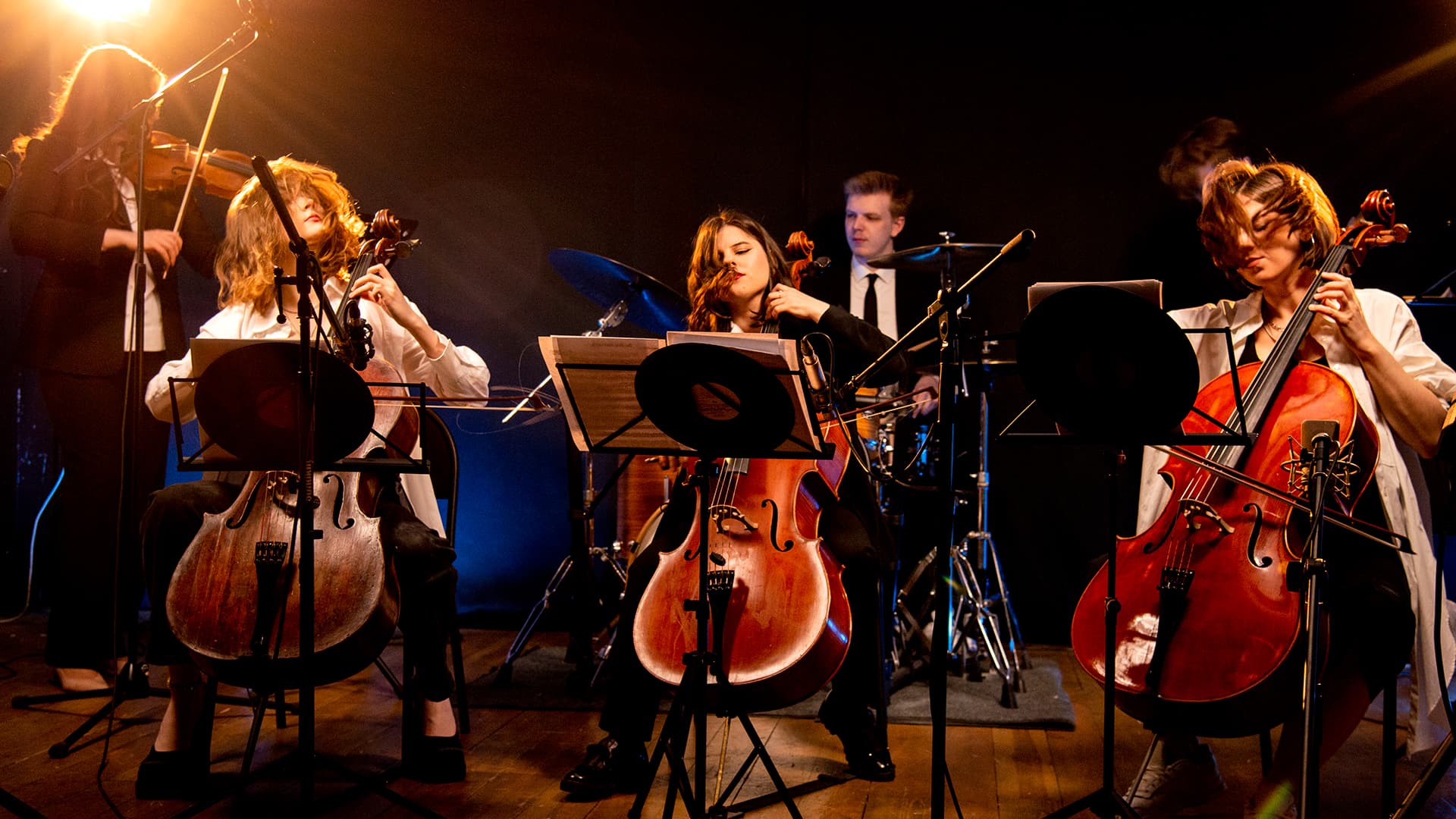 Magic Cellos Band. Легендарные хиты русского рока на виолончелях. (Центр культуры, народного творчества и кино)