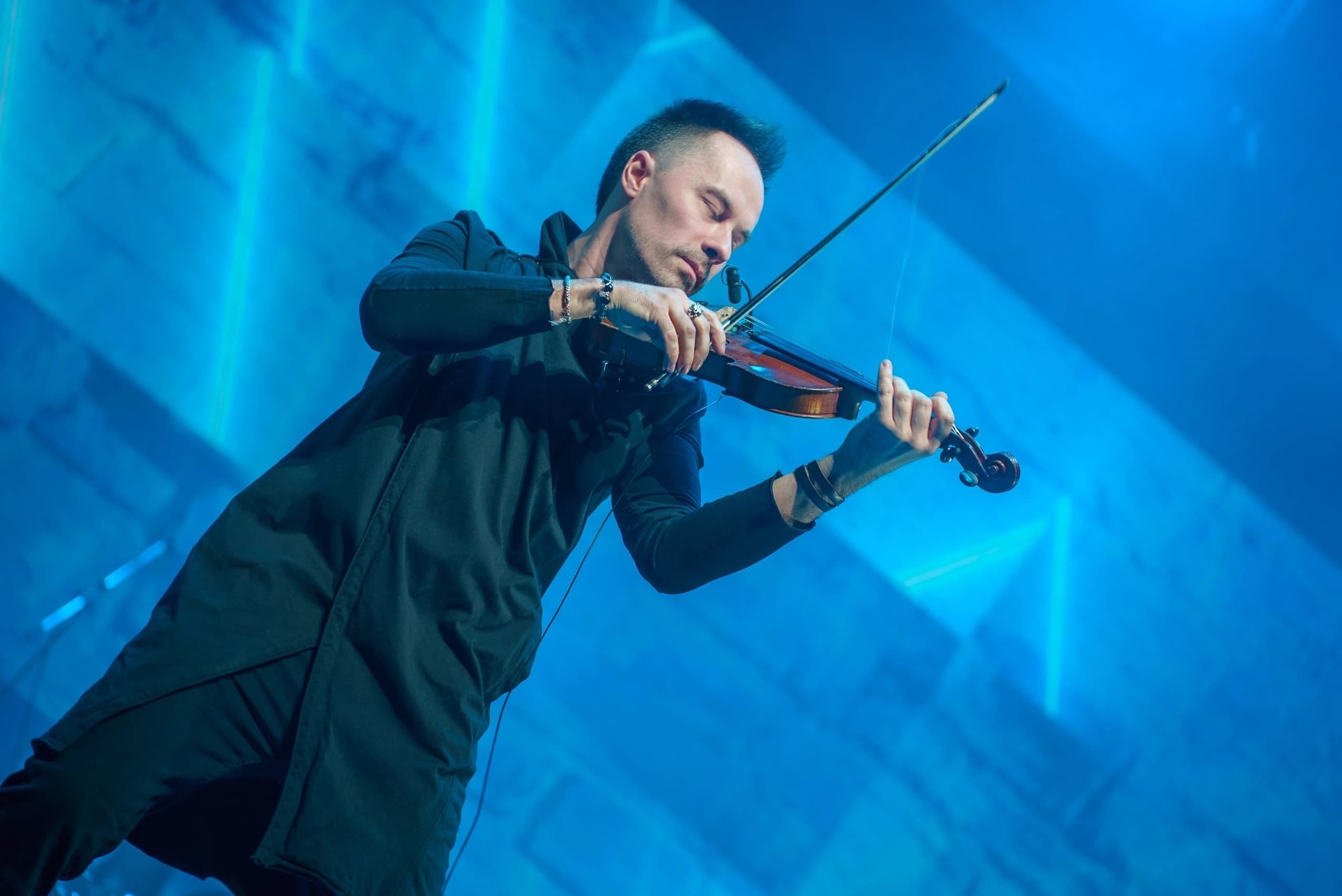 Неоновый (Драматический театр им. Пушкина)