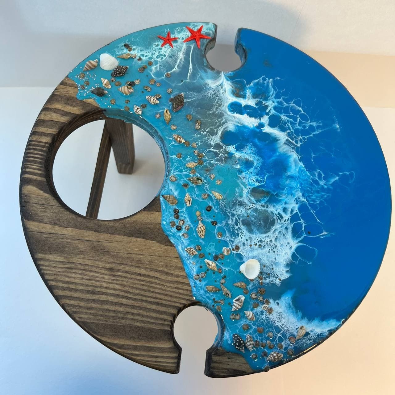 Сервировочный столик. Море (Культурный центр «Урал»)