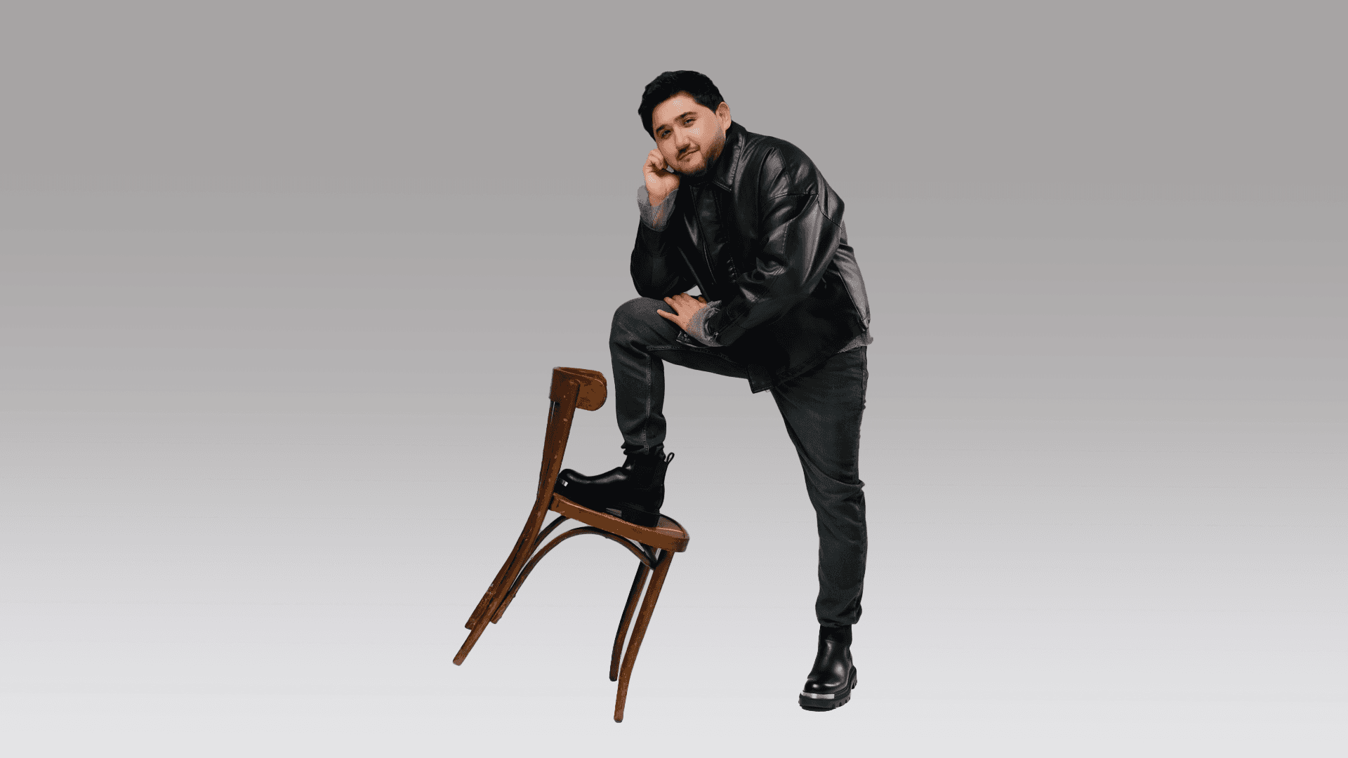 Мұхтар Ханзада (Дворец Республики)