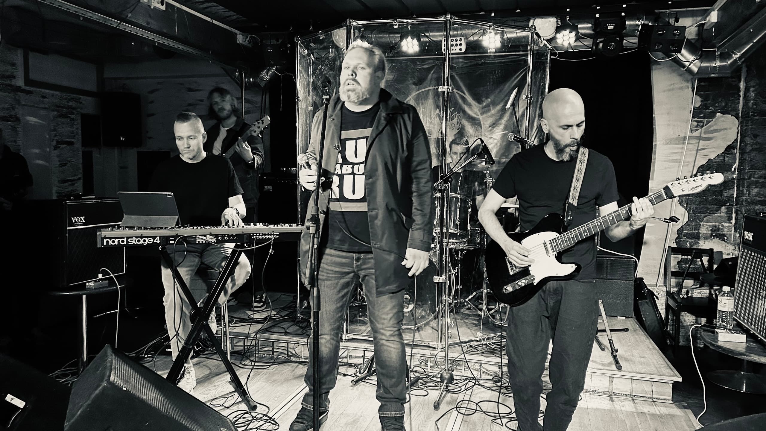 Olimpiada 80, Билет до Амбера и другие: День моряка (Live Stars)