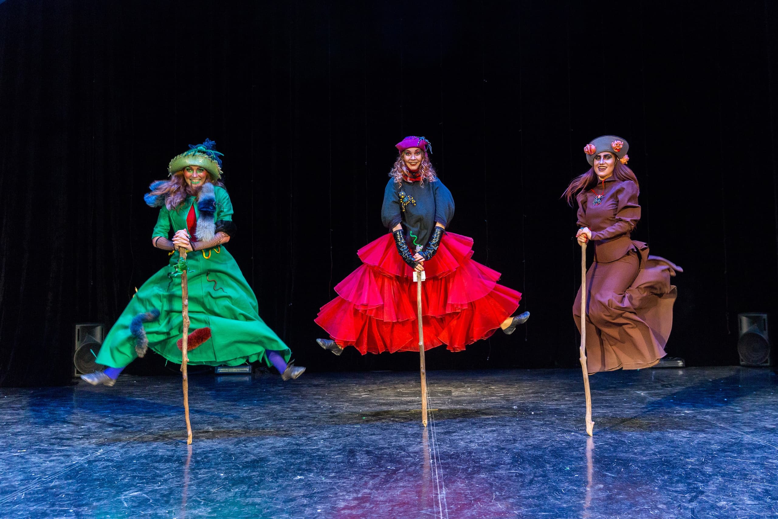 Маленькая ведьмочка (Данилин)