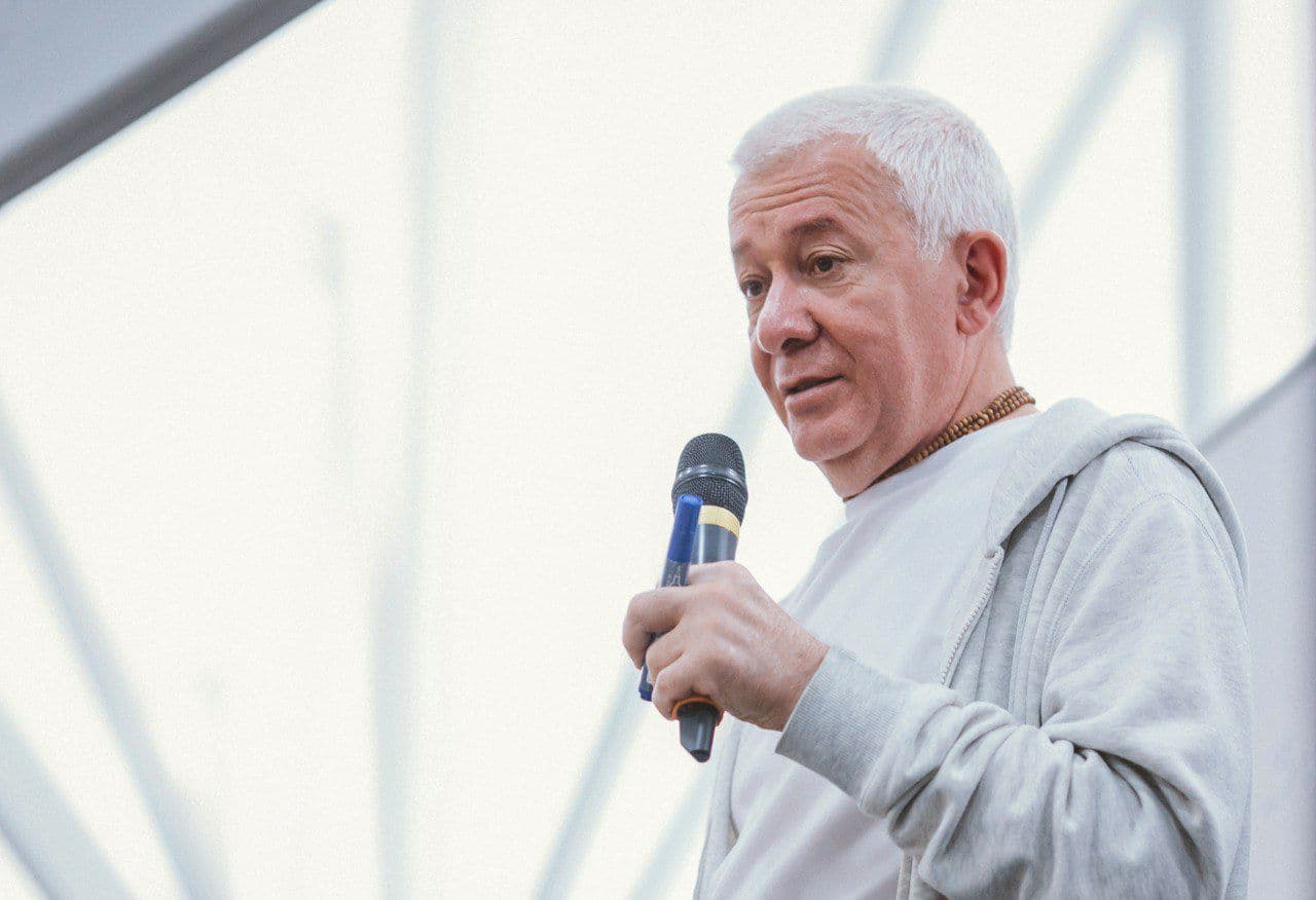 Александр Хакимов. Духовное решение материальных проблем (Зодчий)