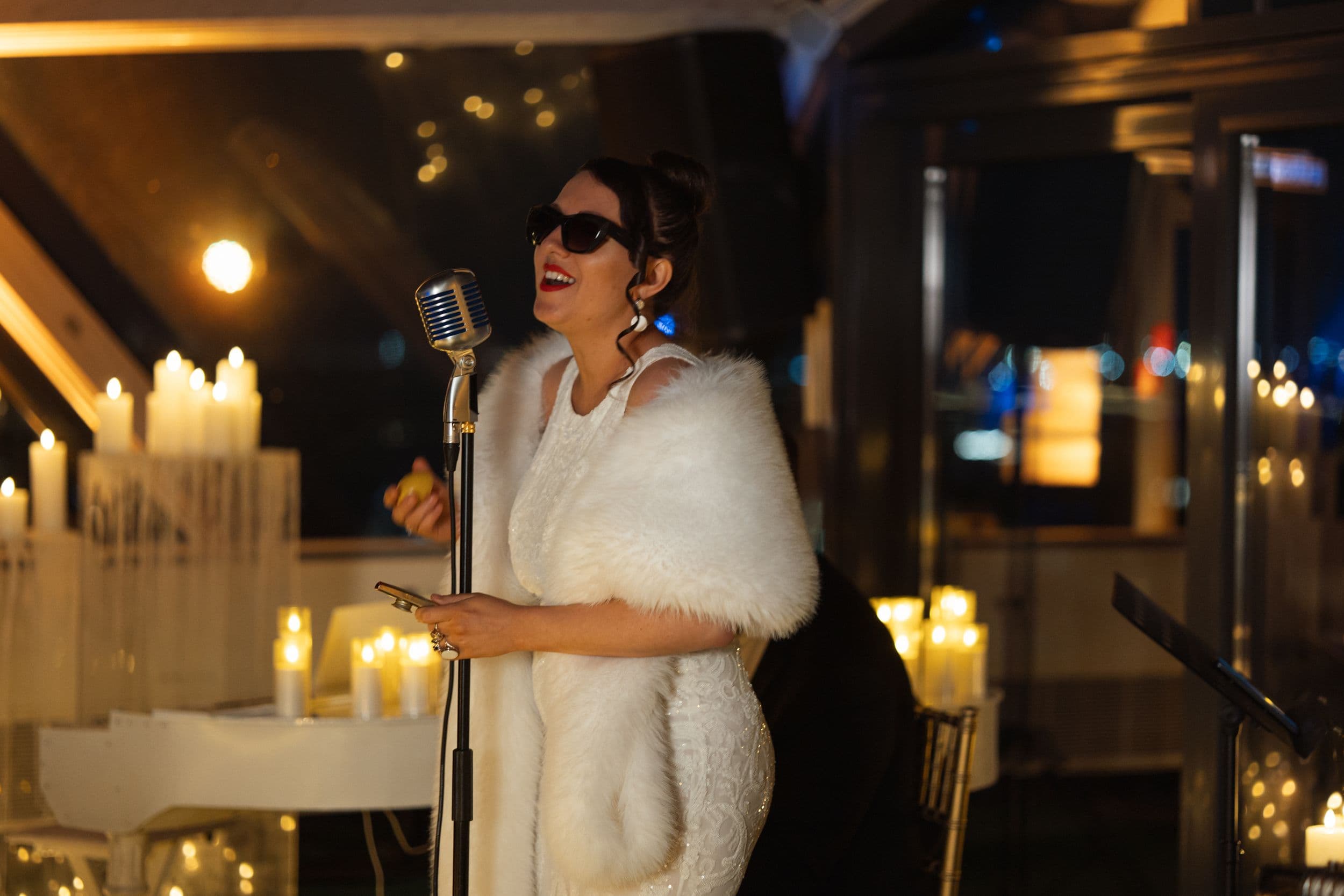 Магия свечей. Paris, Paris... Французский шансон на крыше (Амбассадор)