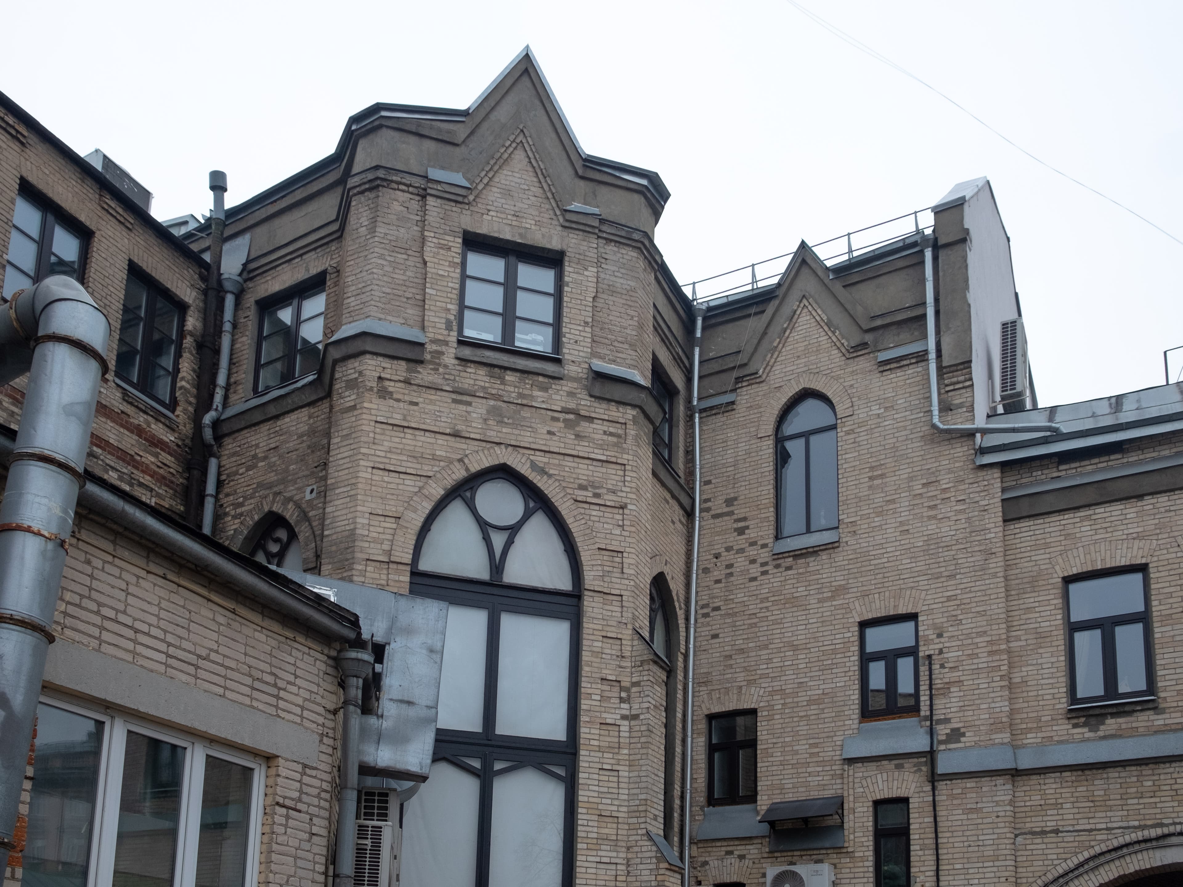 Архитектура для жизни. Экскурсия про модерн на Пречистенке (Остановка перед зданием МИД)