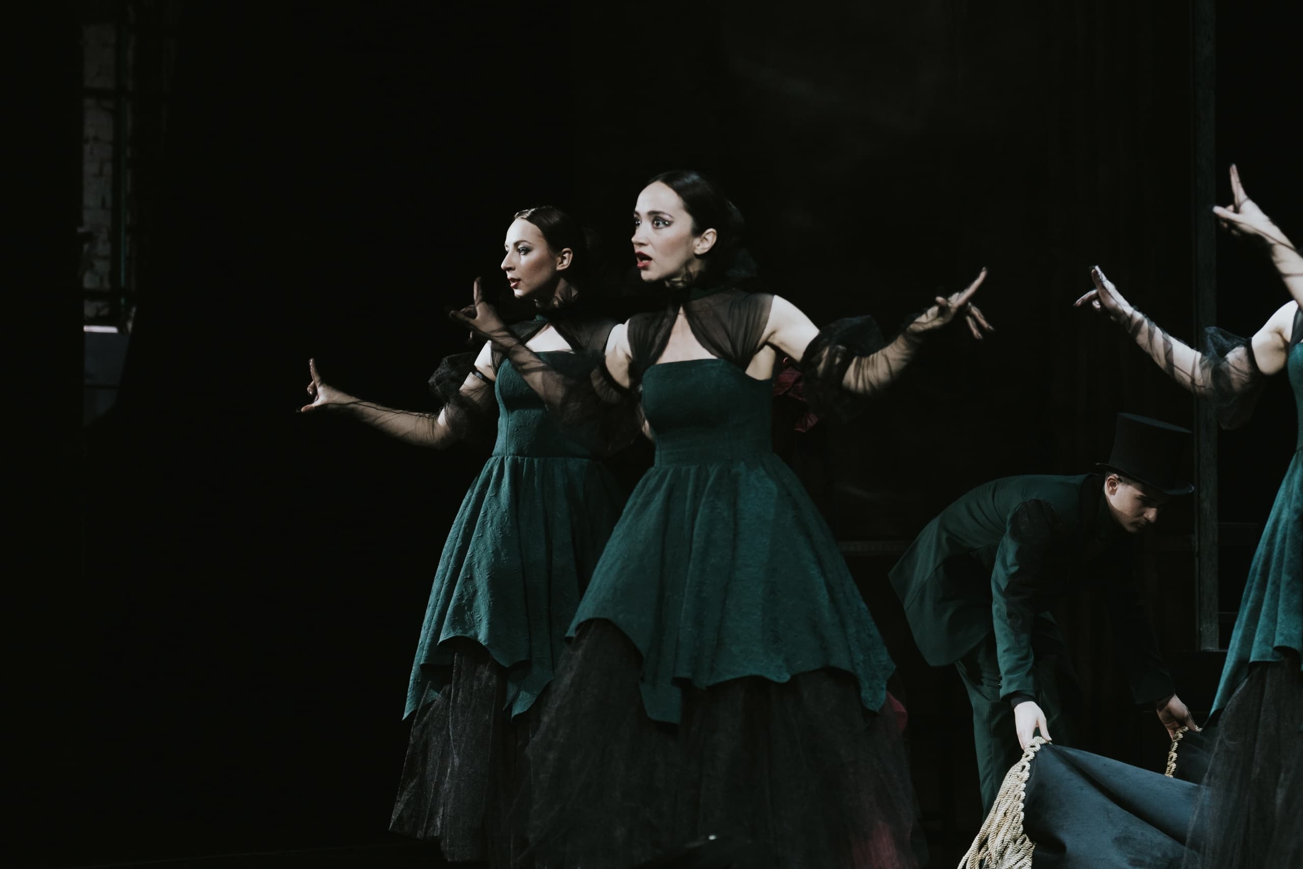 Маскарад (Театр драмы им. Горького)