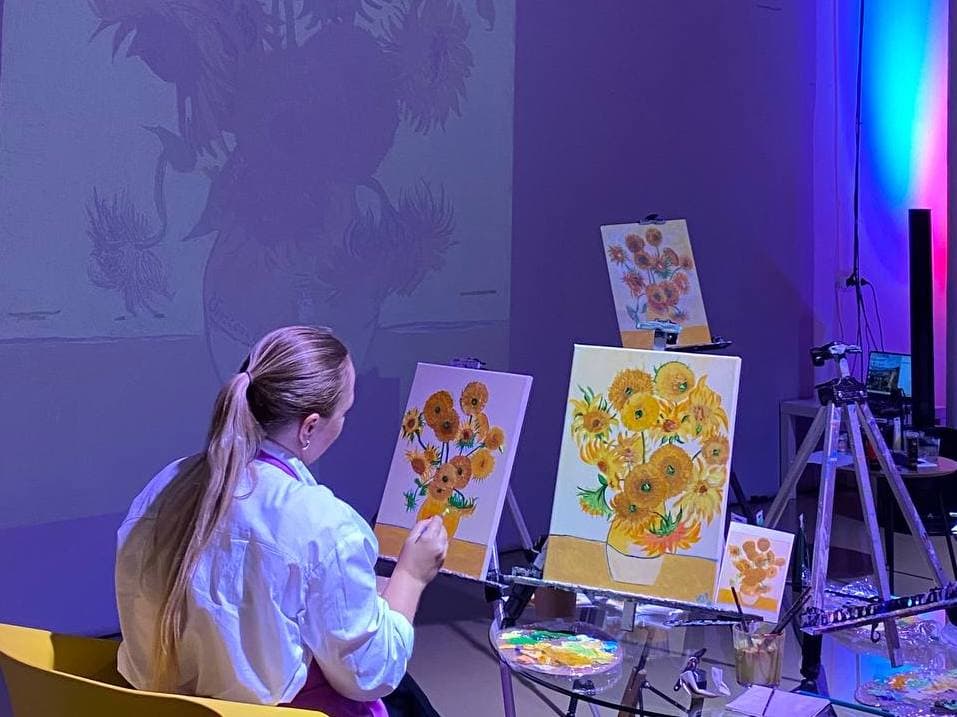 Татьяна Воробьёва. Мастер-класс по живописи «Подсолнухи» (Люмьер-Холл)