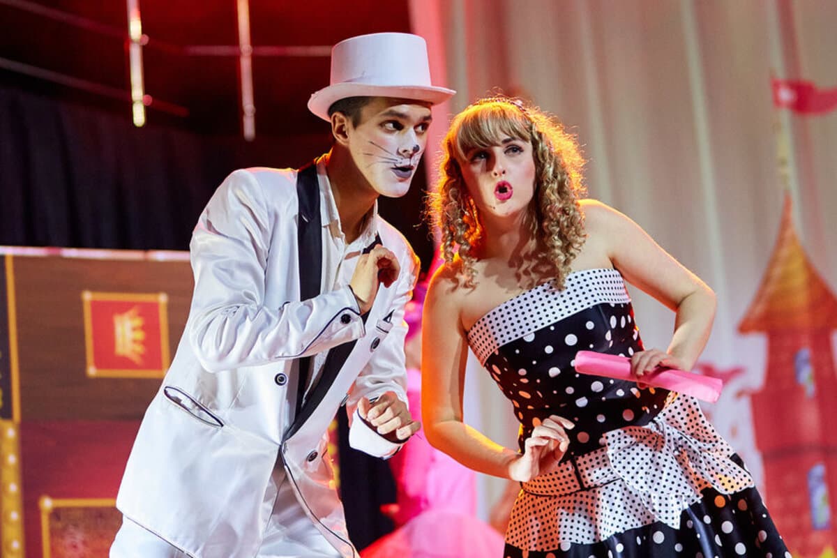 Алиса в стране чудес (ДК железнодорожников)