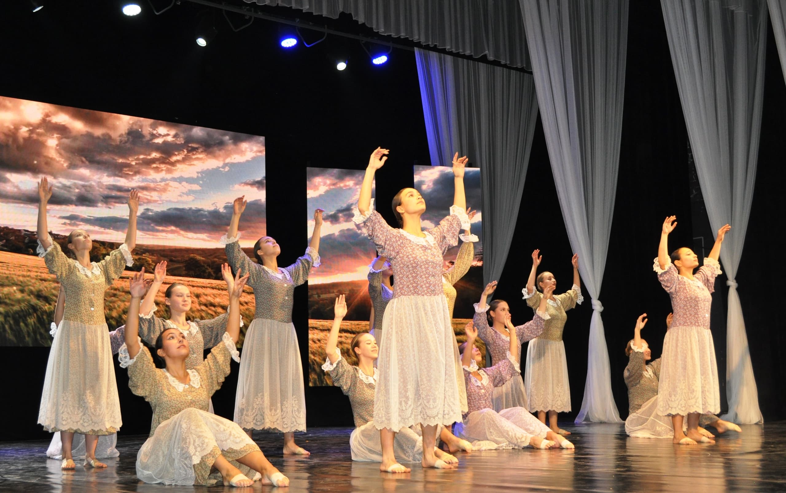 Листая страницы (ДК «Искра»)