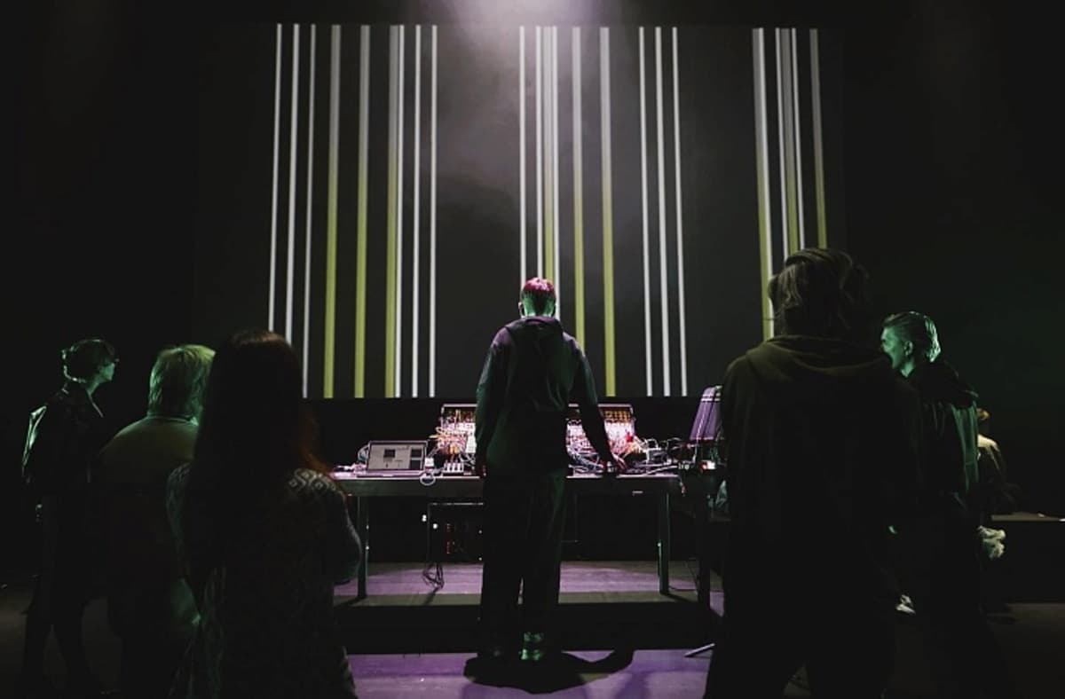 Новая XIII. Шумная комната. Хэппенинг в гараже (Новая сцена Александринского театра)