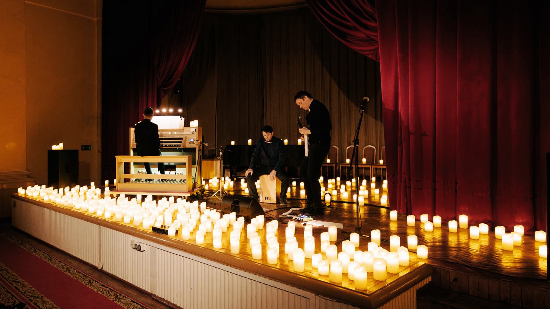 Рок-хиты на органе при свечах (Российская национальная библиотека на Фонтанке)