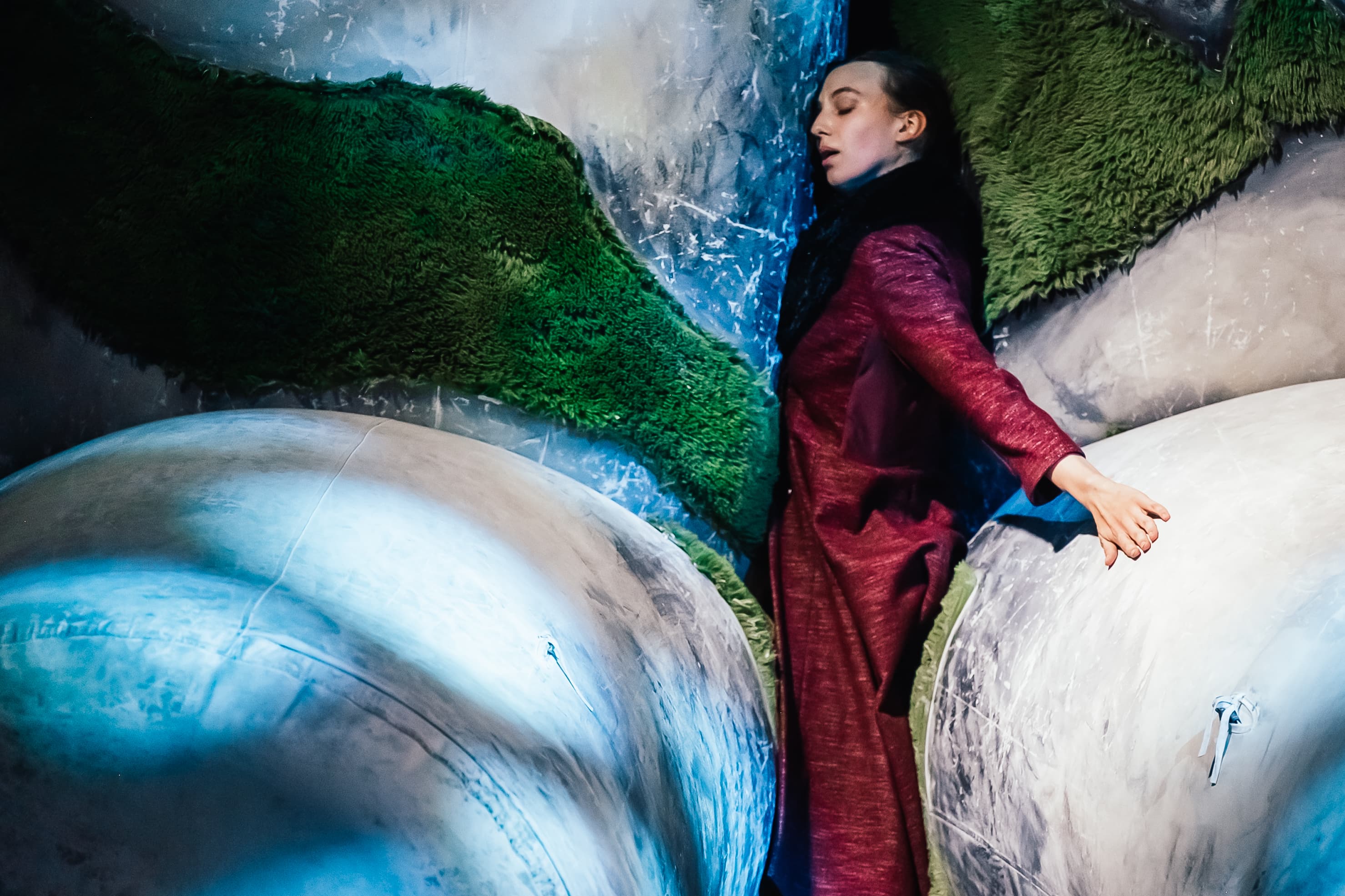 Девушка с фарфоровыми глазами (Провинциальные танцы)