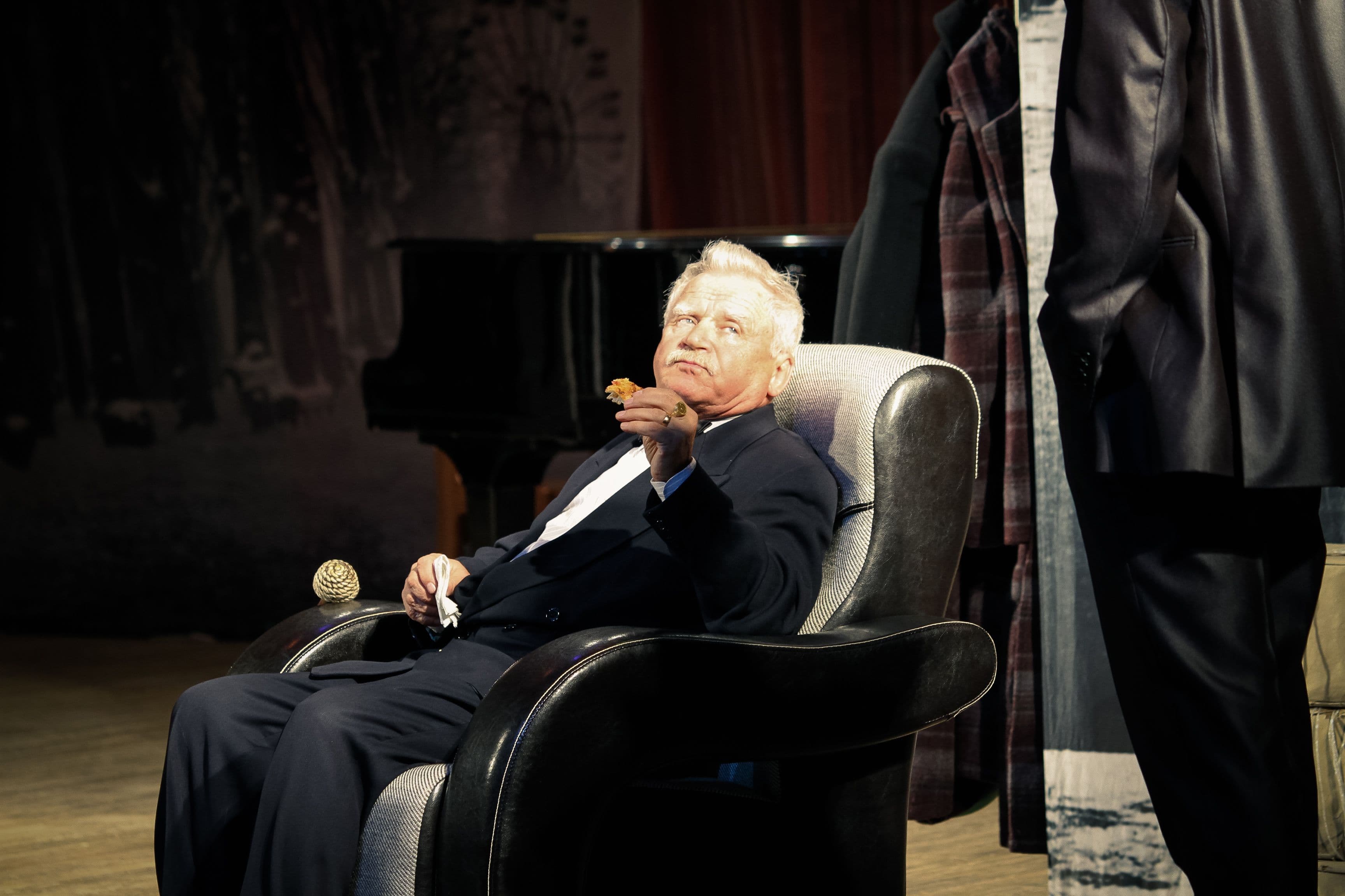 Аккомпаниатор (Дворец культуры «Нефтяник»)