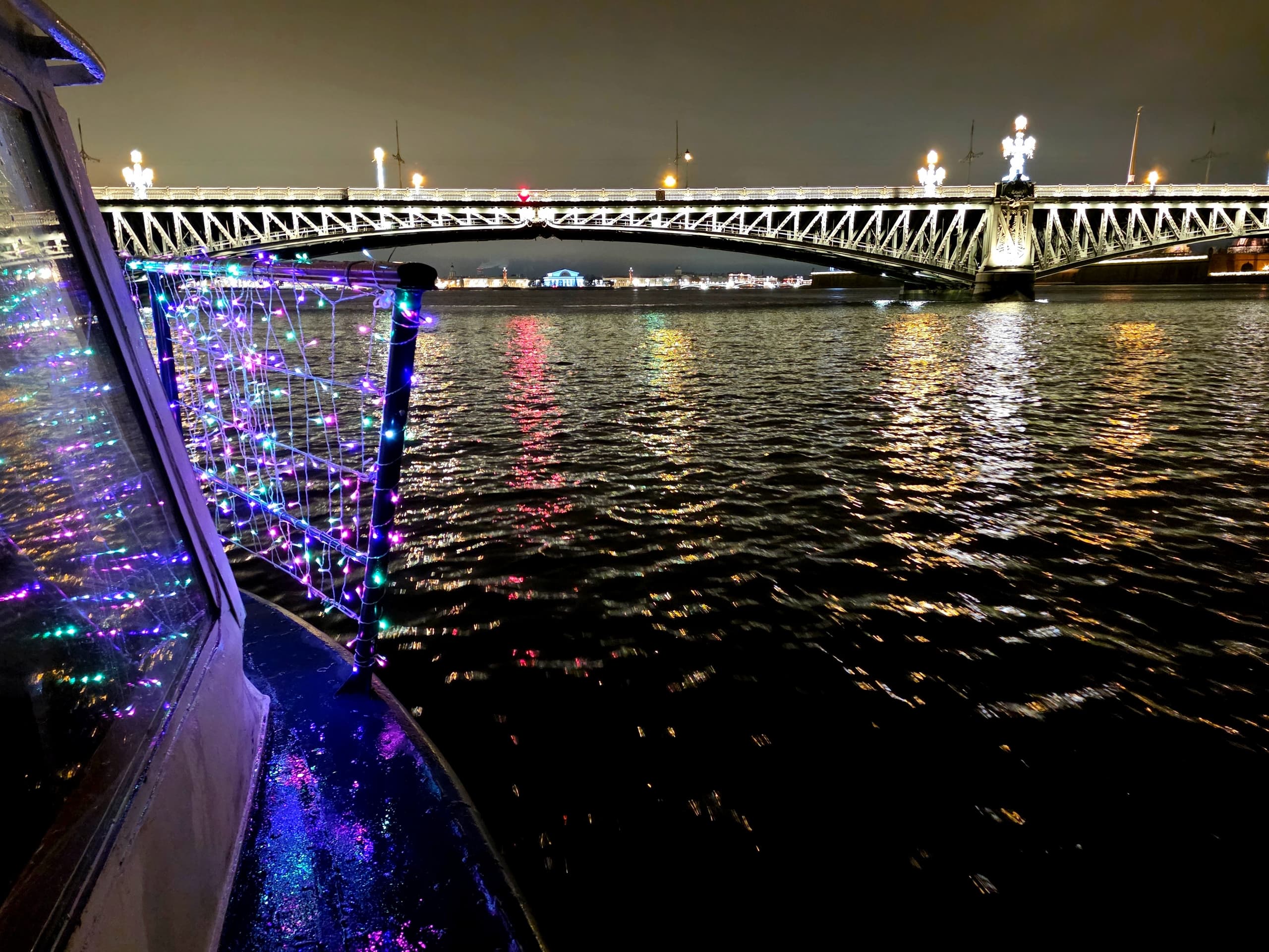 Большая прогулка «Мегаполис» с ночным выходом в Финский залив (Теплоход Rock Hit Neva (Набережная Макарова))