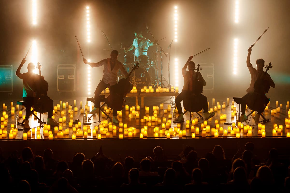 Мировые рок-хиты на виолончелях при свечах (Дом учёных им. М. Горького)