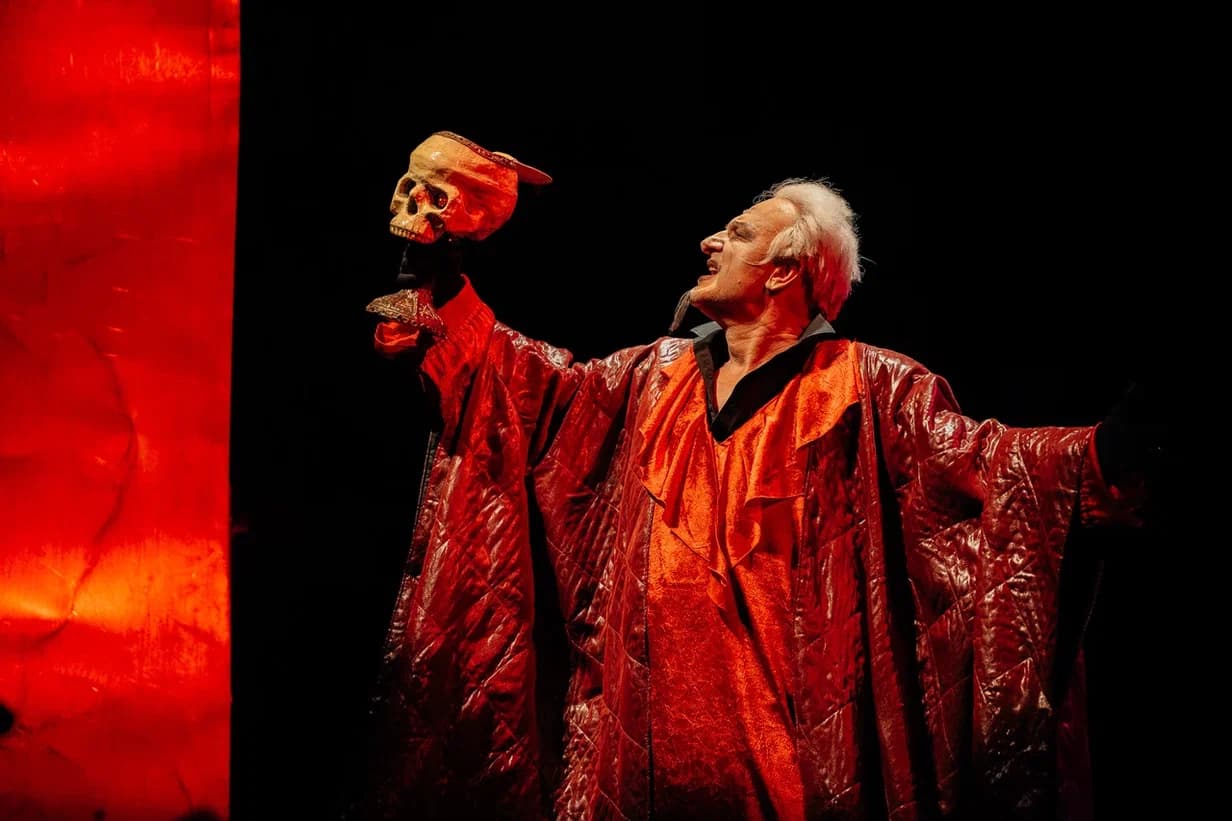 Мастер и Маргарита (Большой концертный зал «Космос»)