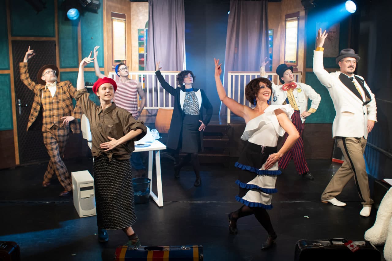 Деревья умирают стоя (Место действия)