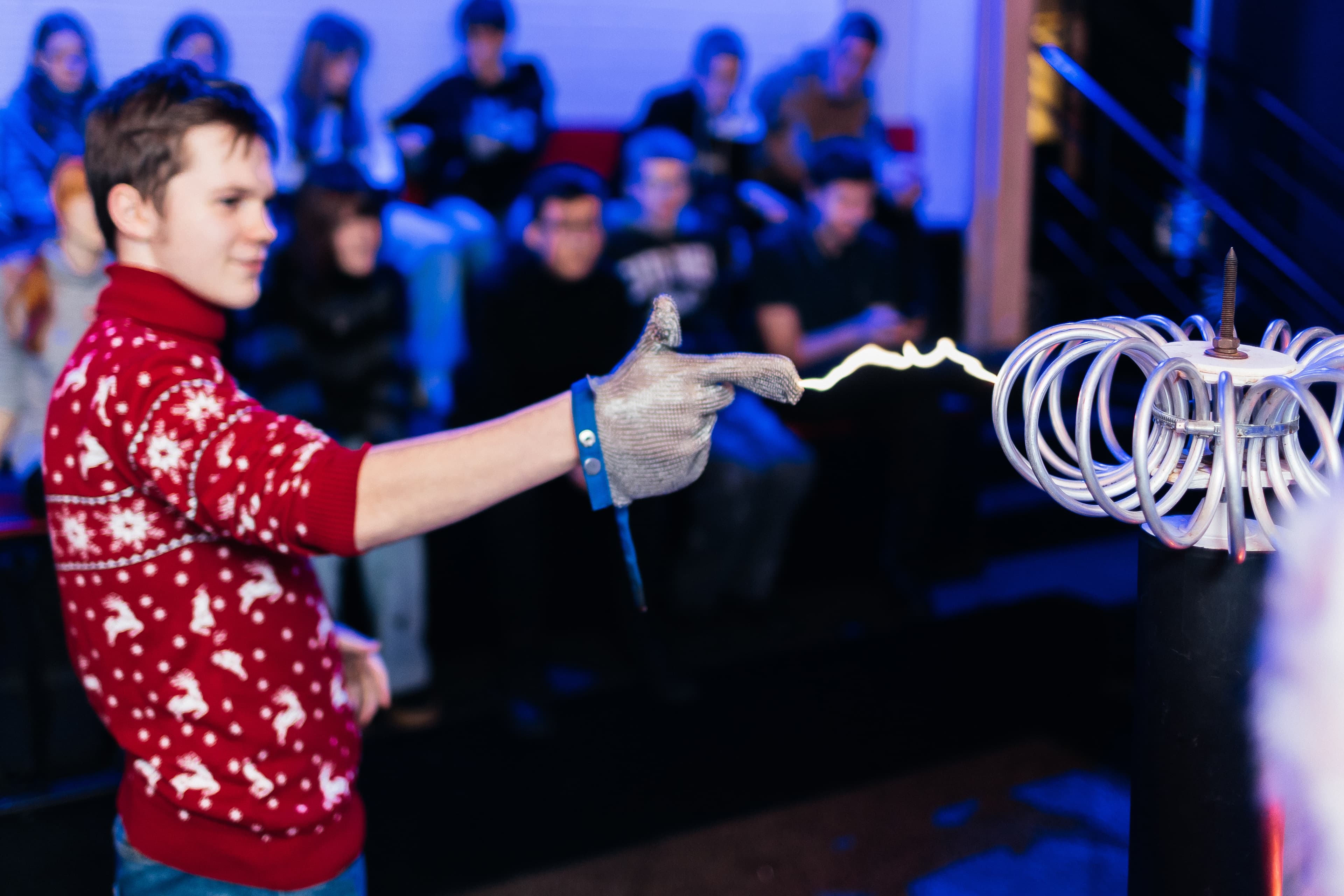 «Электрошоу» + «Открытка с подсветкой» (Ньютон парк)