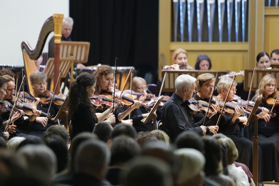 Кубанский симфонический оркестр. Солист Руслан Тагиев (Муниципальный концертный зал)
