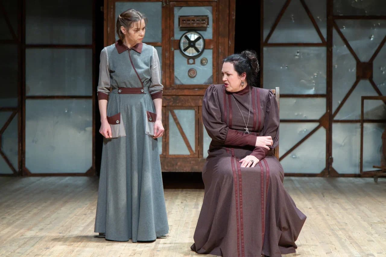 Васса Железнова (Городской драматический театр)