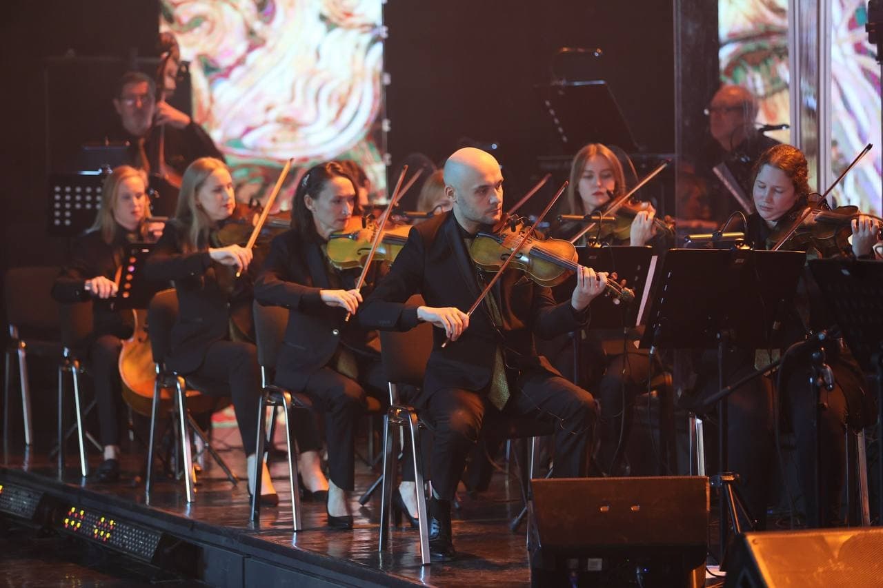 Ко Дню Победы (Дворец культуры «Нефтяник»)