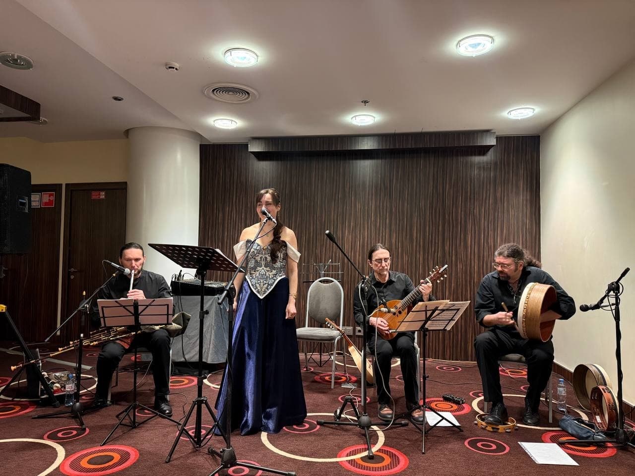 Шекспир и музыка (Библиотека иностранной литературы)