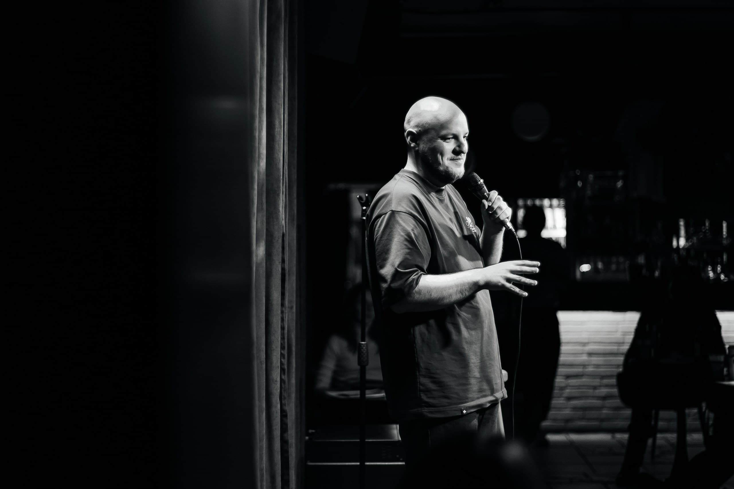 Грязный стендап (Standup Room)