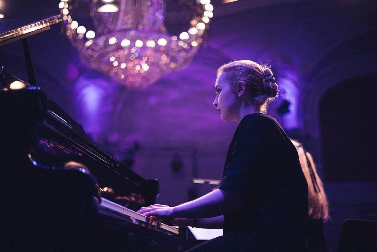 Simple Music. Людовико Эйнауди (Loft 1870)