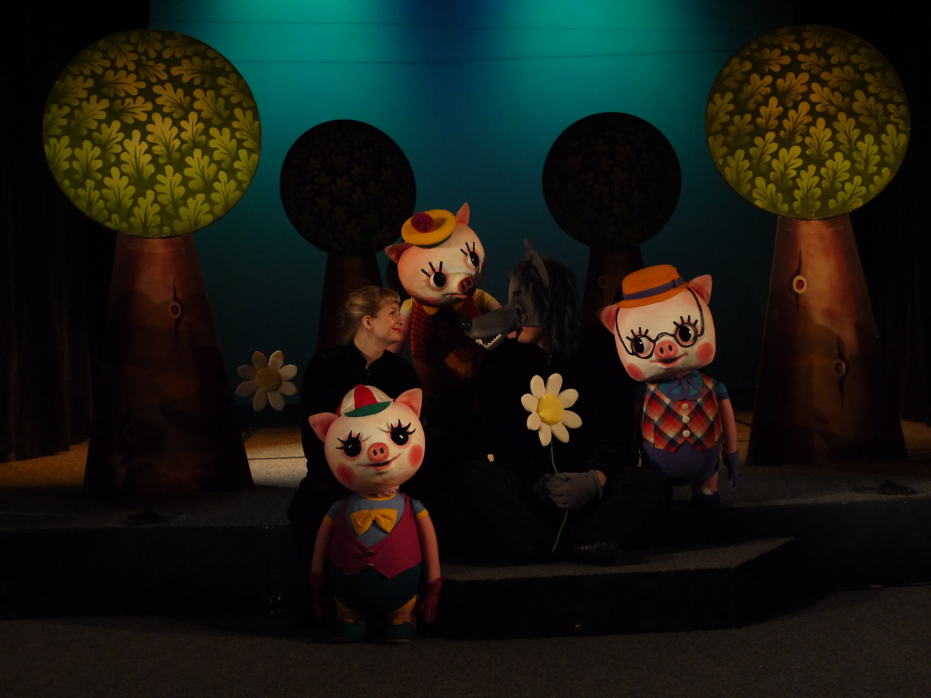 Три поросёнка (Театр кукол)