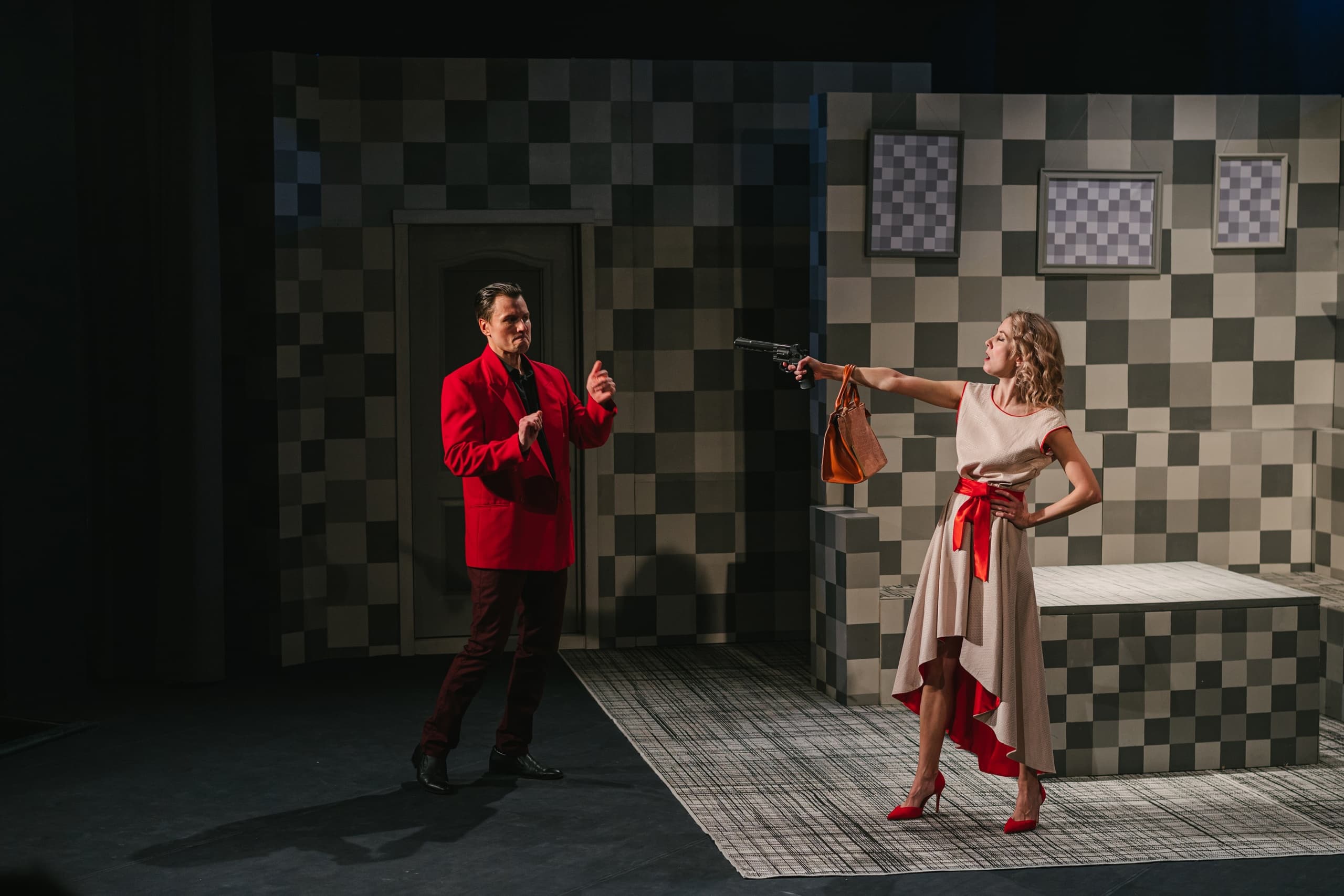 Деньги как из ведра (Городской драматический театр)