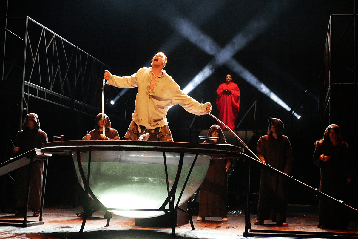 Нотр-Дам (Новый экспериментальный театр)