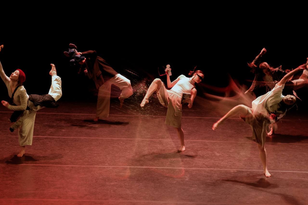 Социальная дистанция (Новая сцена Александринского театра)