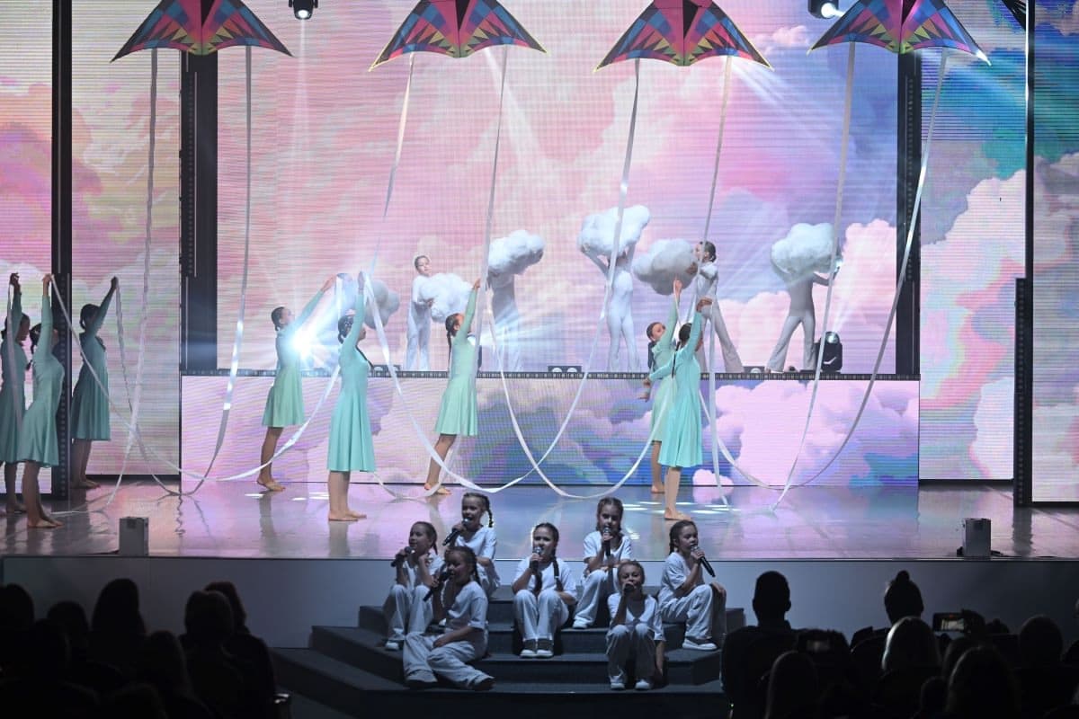 Ярмарка красок (Дворец культуры Свердловский)