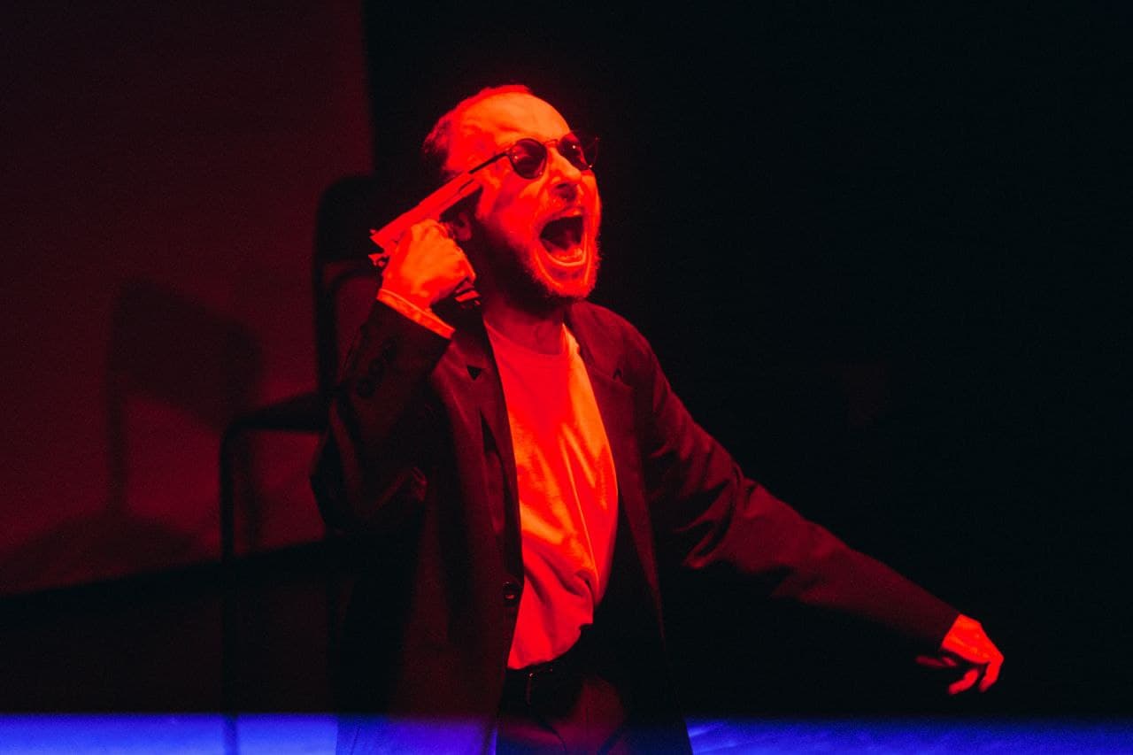 Смех в темноте (Театр «Циники»)