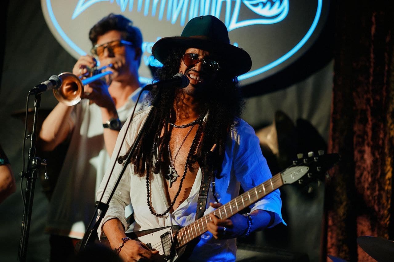 Classic Rock Legends Show. Blues Rock Super Hits c JoinTrip (Rhythm & Blues Cafe)