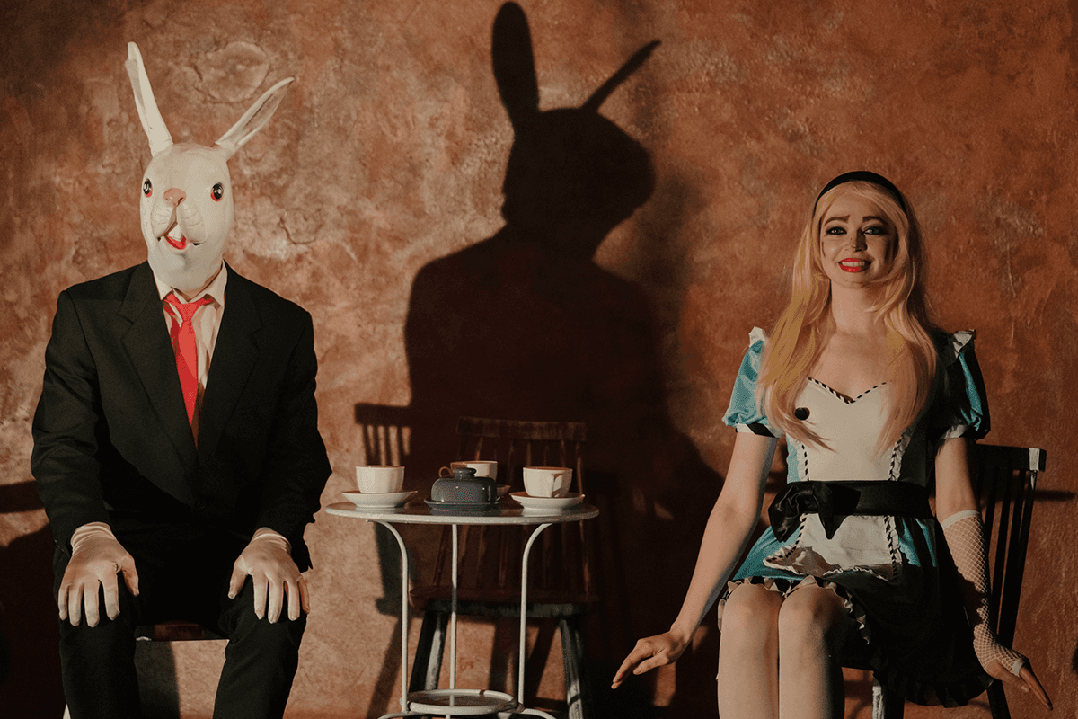 Алиса в стране чудес (Хитровка)