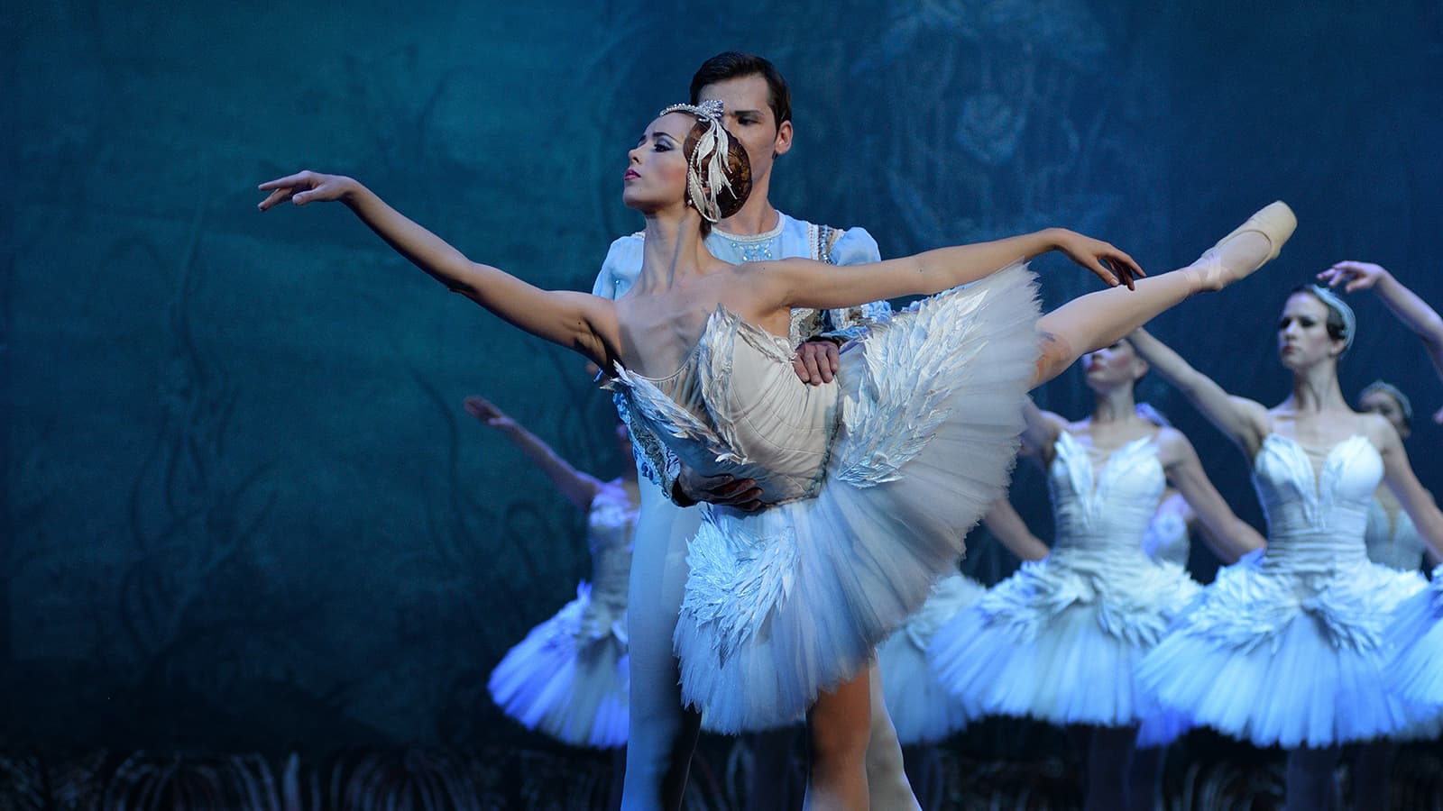 Лебединое озеро (ДК «Металлург»)