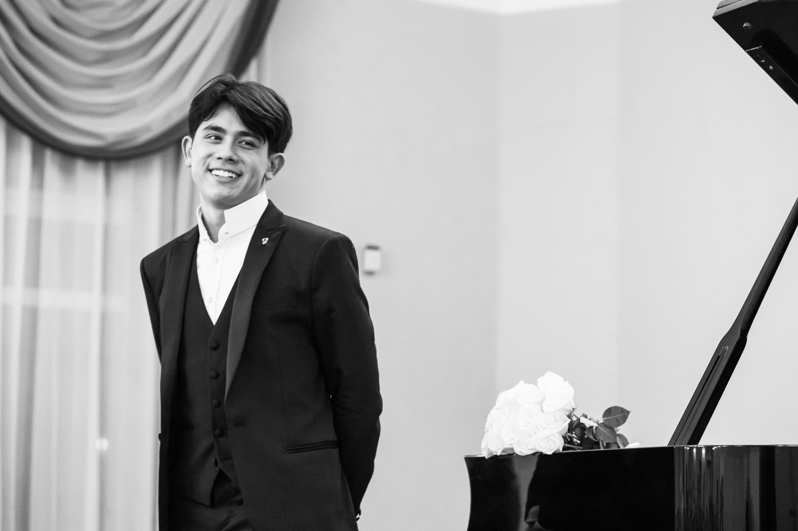 Джордж Харлионо (Филармония. Концертный зал)