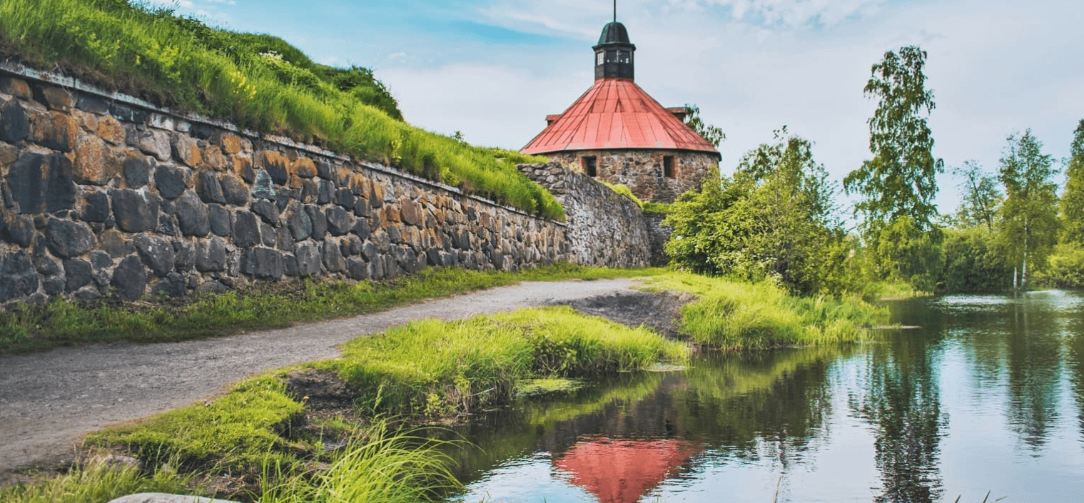 Карельский колорит: долина водопадов, лес, уха и музей в скале (Улица Казанская, 2)