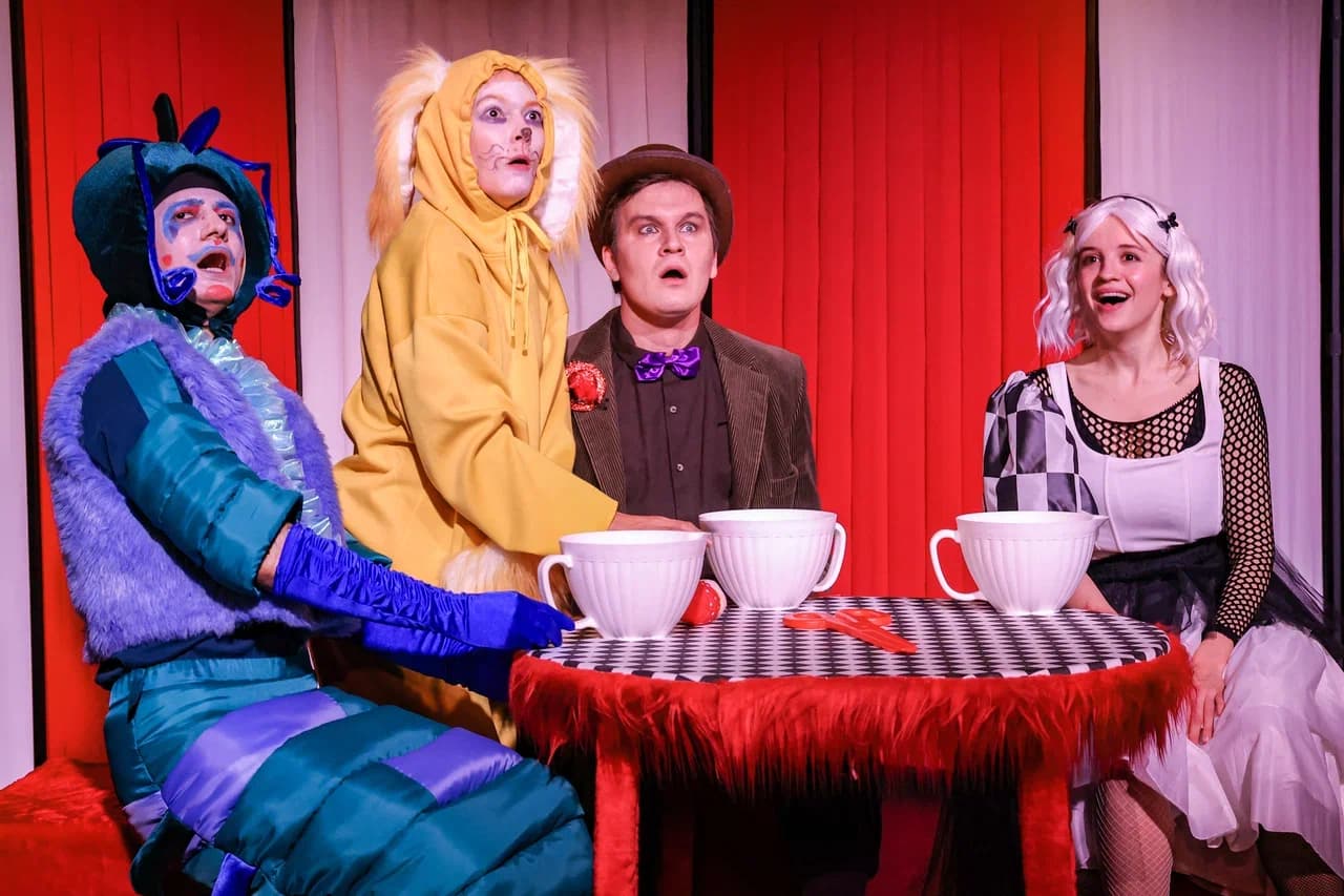 Алиса в Стране чудес