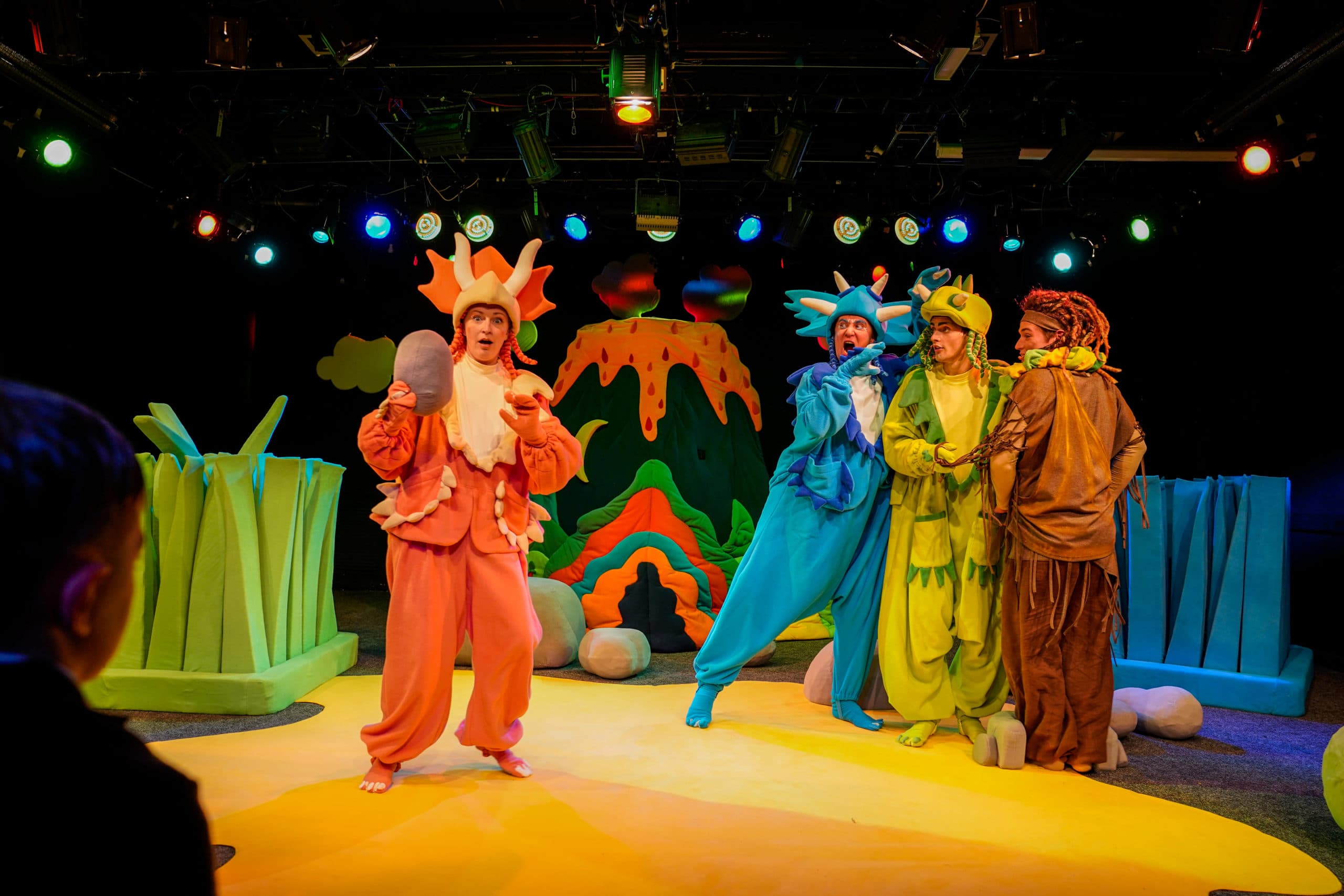 Отчего вымерли динозавры (ТЮЗ)