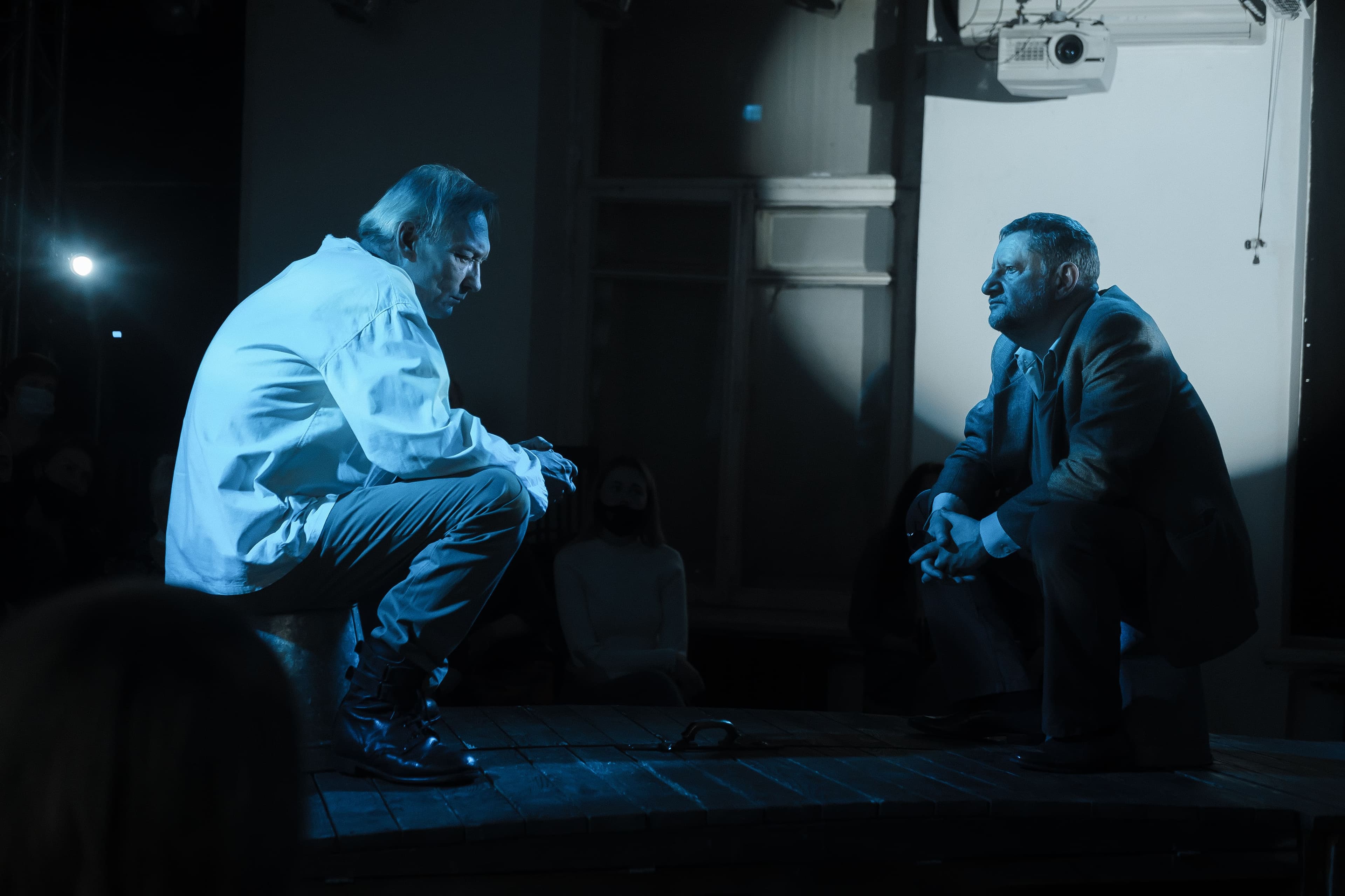 Тихий шорох уходящих шагов (Драматический театр им. Пушкина)