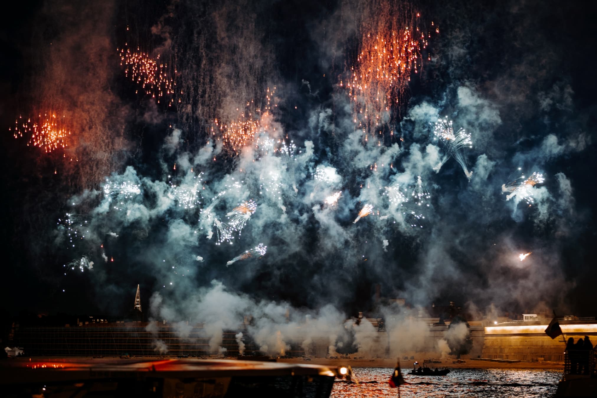 Салют 9 Мая в мини-группе (Причал «Набережная реки Фонтанки, 104»)