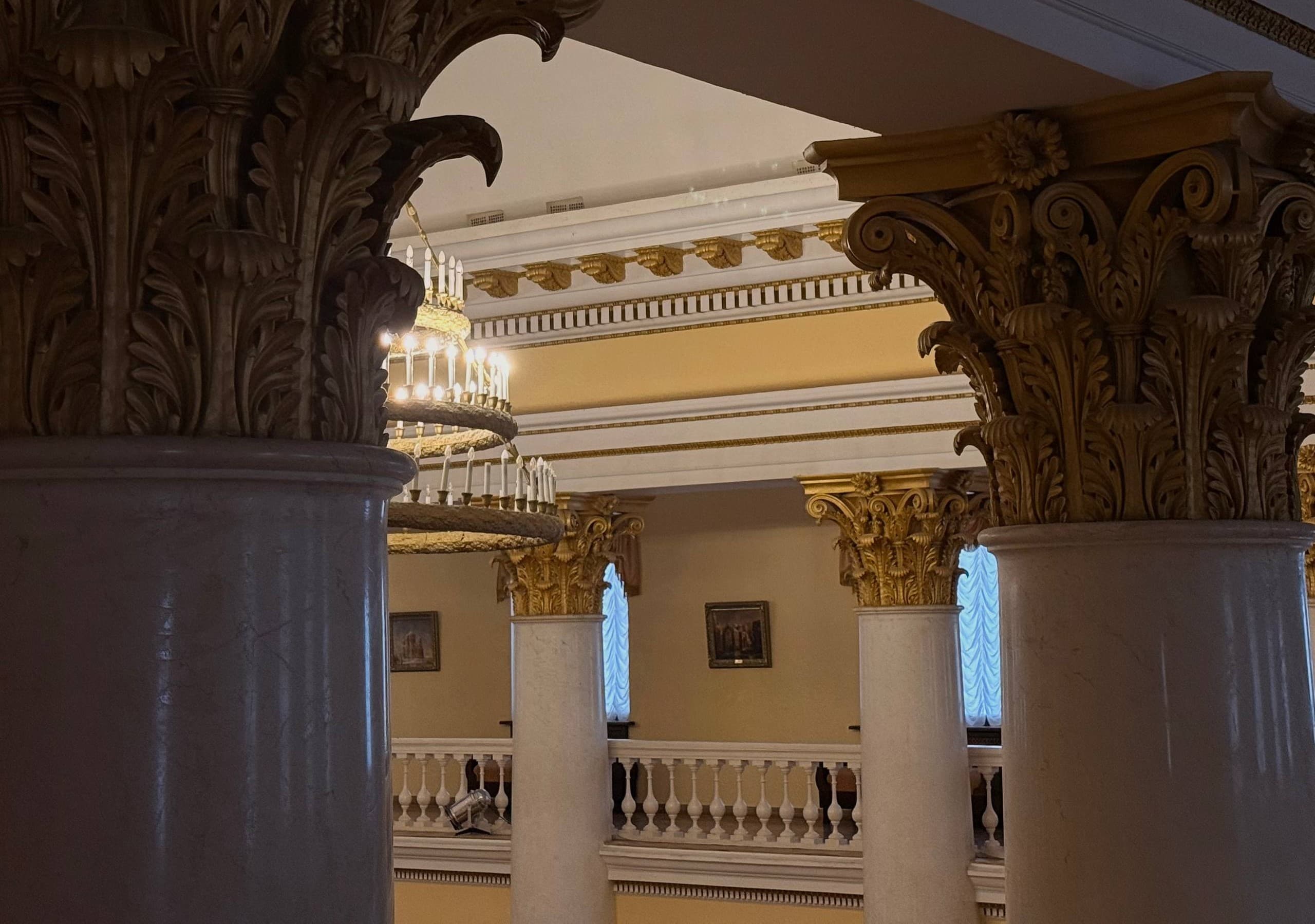 Тайны Зимнего театра: путешествие в мир искусства и истории (Зимний театр)