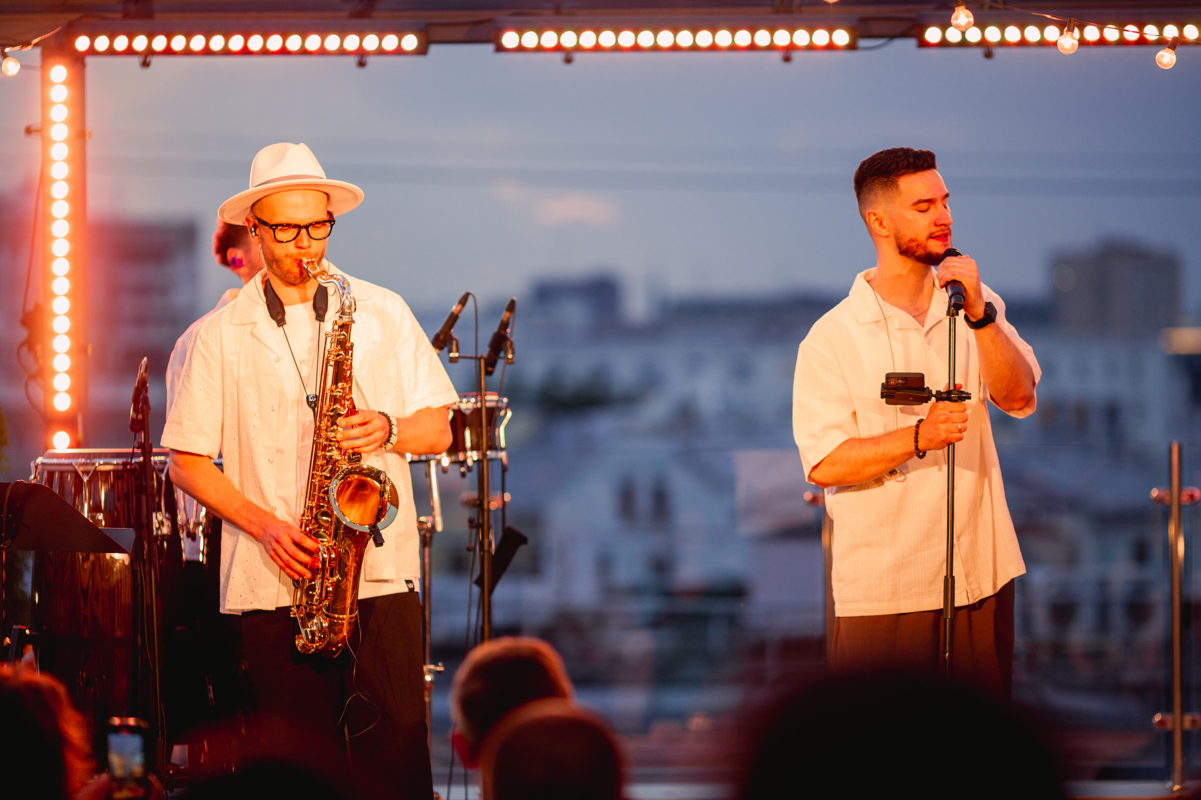 Ильхом Тагиров. Мировые Jazz & Pop хиты. Любимые хиты с элементами Samba, Funk и Disco (Taganka Roof)