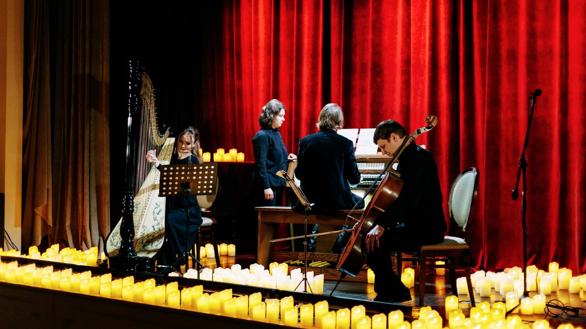 Рок-хиты на органе при свечах (Дом журналиста)