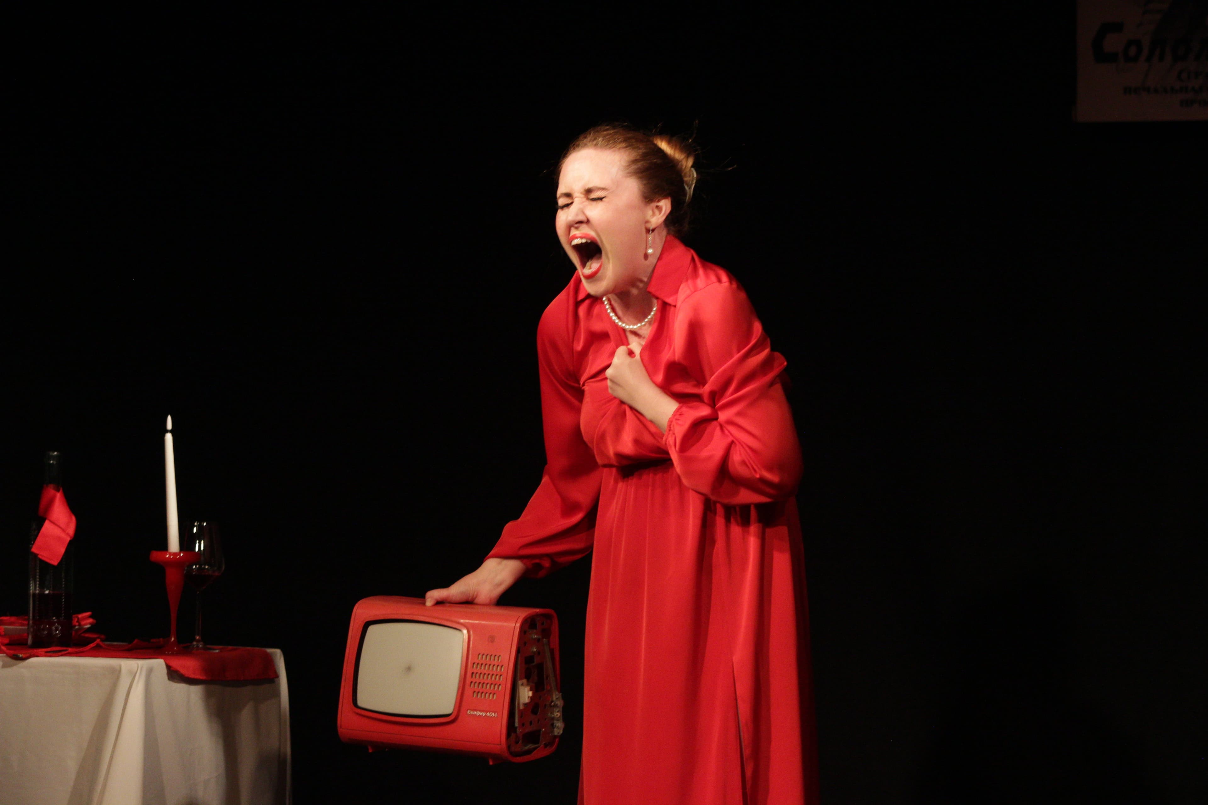 Человеческий голос (ПЭТ)