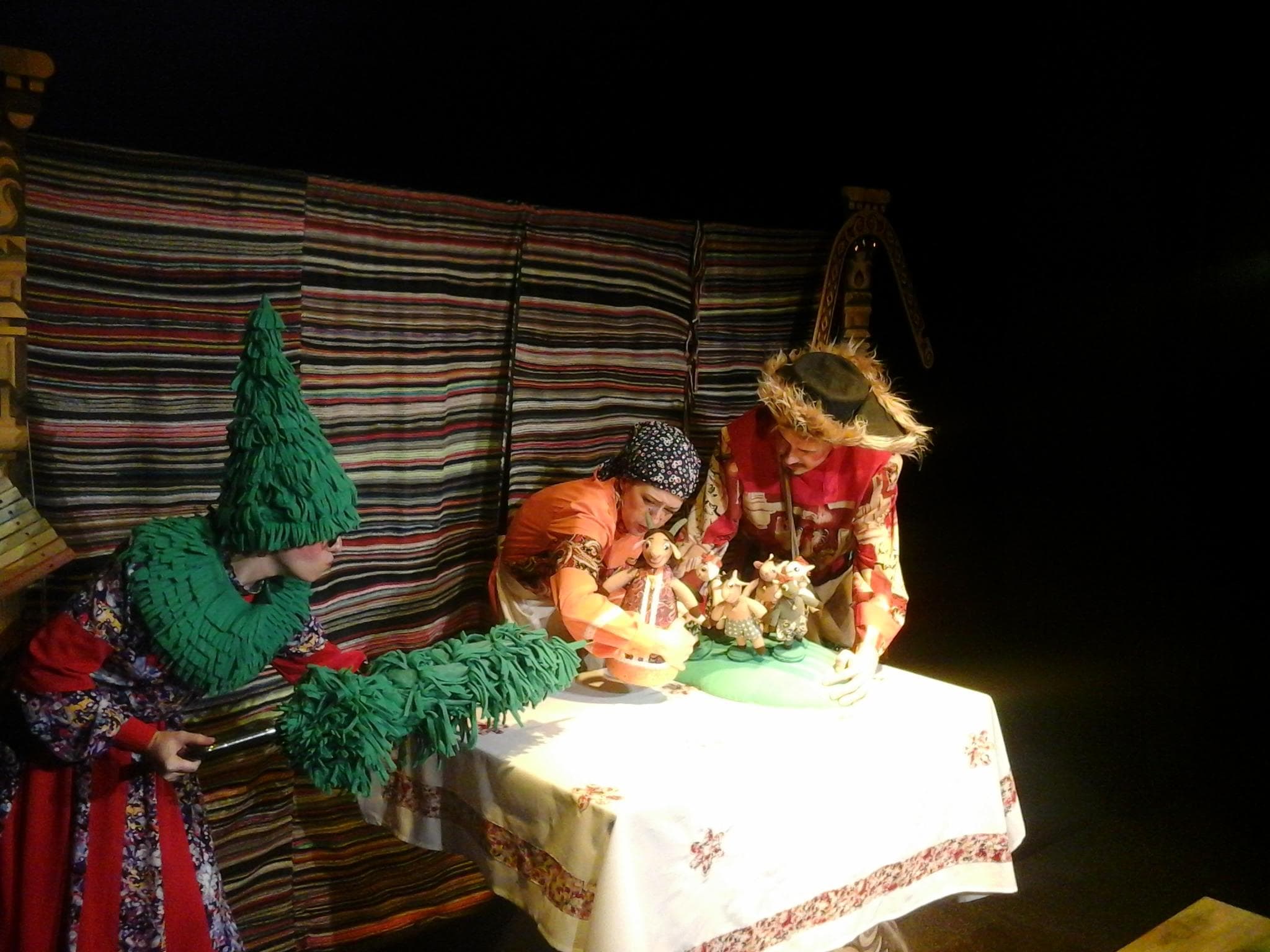 Сказочки на лавочке (Театр кукол)