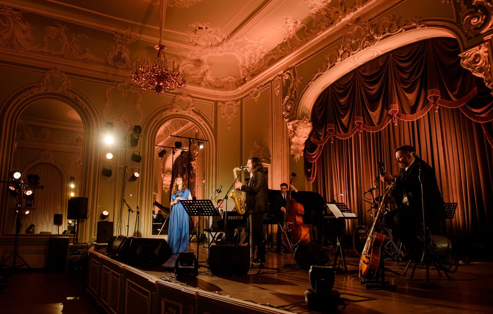 Город влюблённых. Ансамбль Юлии Михайловской (Дворец Белосельских-Белозерских)