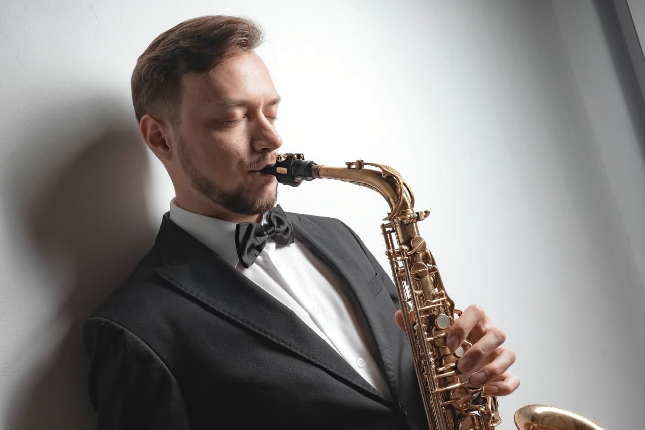 Орган и саксофон при свечах: лунный свет над Невой (Центр искусства и музыки библиотеки им. Маяковского)